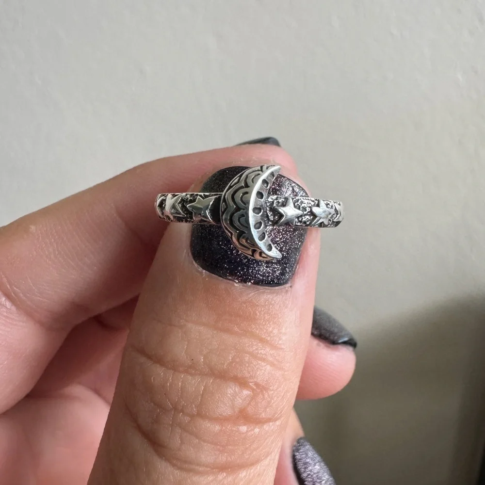 925 Sterling Silver Oxidized Moon and Star Ring - Picture 7 of 9